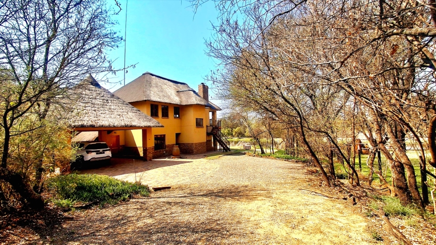 4 Bedroom Property for Sale in Boschenvaal River Front Lodges Free State